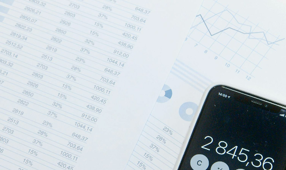 How Much Does a Phlebotomist Earn & What Factors Influence Their Salary?
