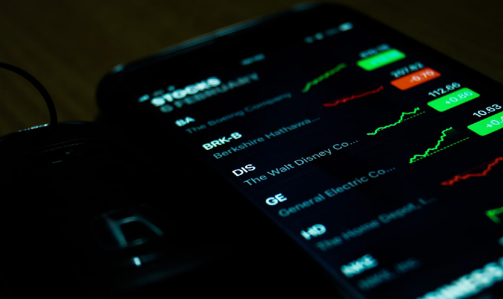 How to Monetize Your Podcast: Earn Income Online with Tips and Strategies