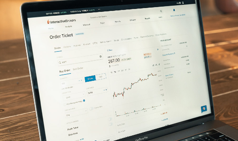How Bloggers Can Earn Money Online: Effective Tips and Strategies