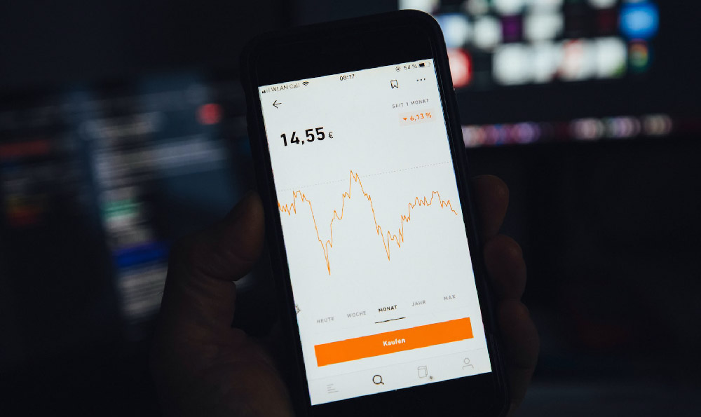 Is making money online possible? What are some legit ways?