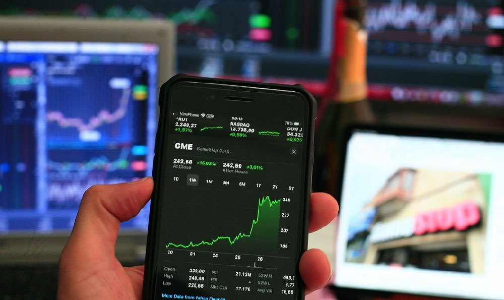 Is Investing in Gold Smart? Gold: Good Investment or Bad Idea?